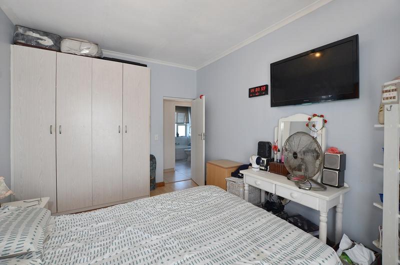 2 Bedroom Property for Sale in Oakglen Western Cape